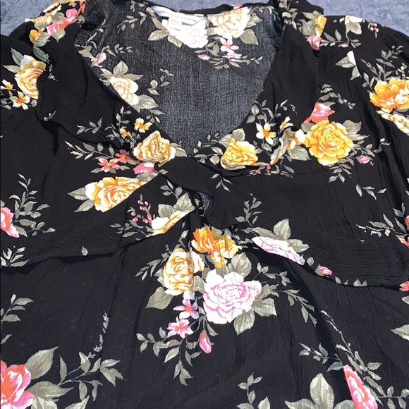 Floral flowy black blouse - Picture 3 of 5